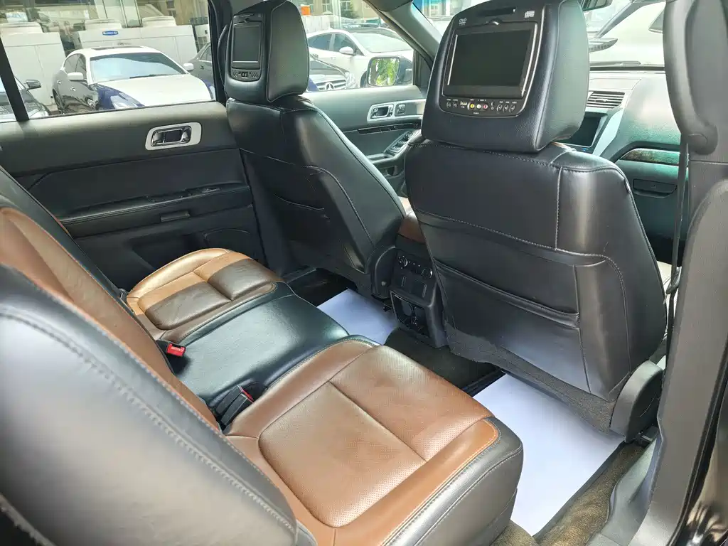 Ford Explorer 2014 — фото 12