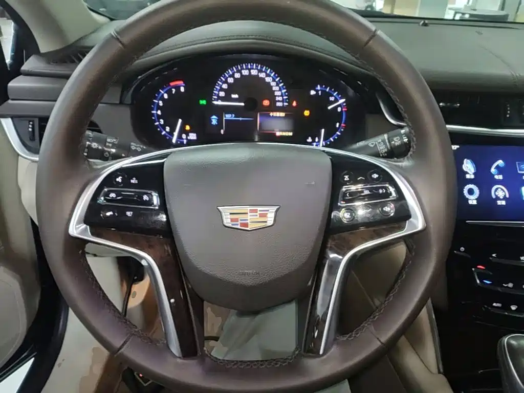 Cadillac XTS 2016 — фото 11