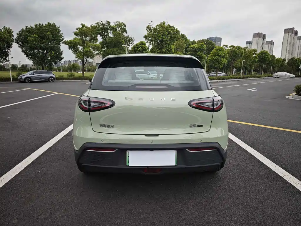 Geely Galaxy Starwish 2025 — фото 6