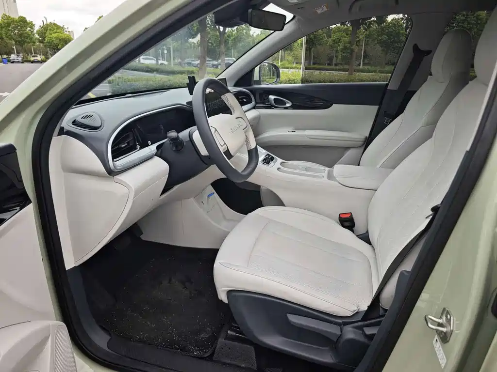 Geely Galaxy Starwish 2025 — фото 9