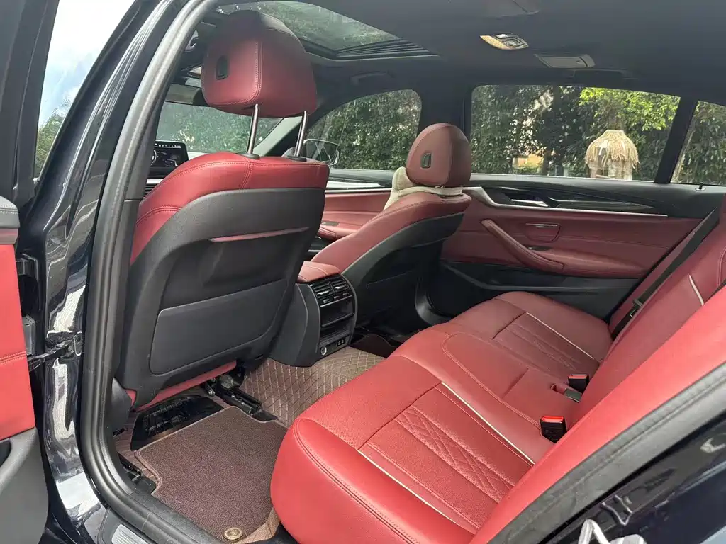 BMW 5 Series 2021