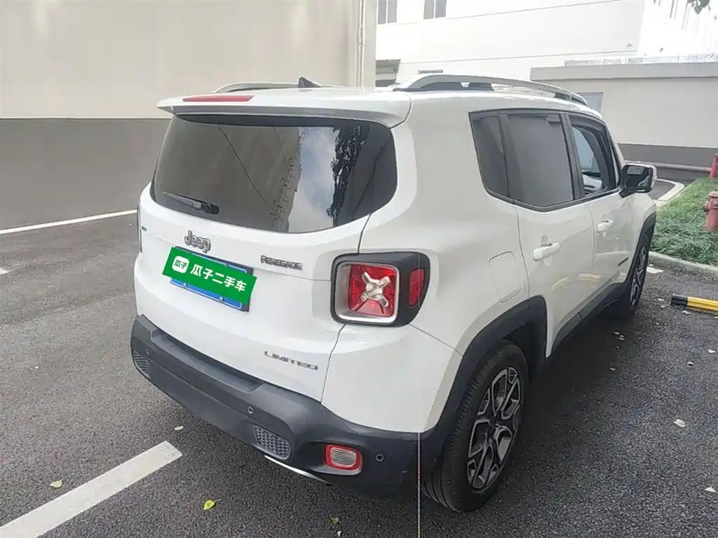 Jeep Renegade 2016 — фото 7