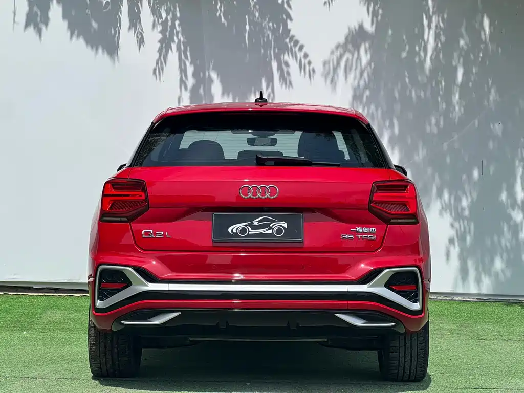 Audi Q2L 2023 — фото 8