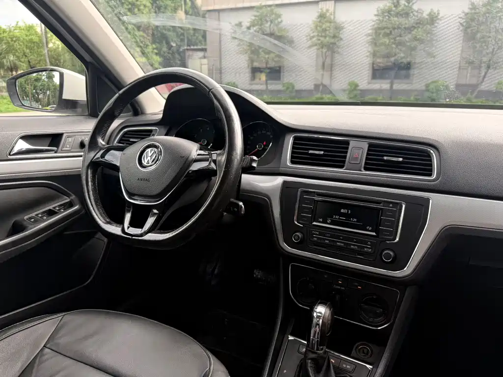 Volkswagen Gran Lavida 2016 — фото 11