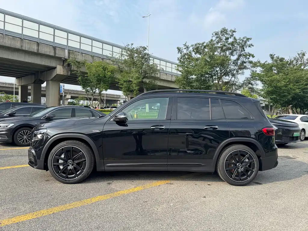 Mercedes-Benz GLB AMG 2026