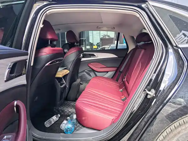 Hongqi H5 2026