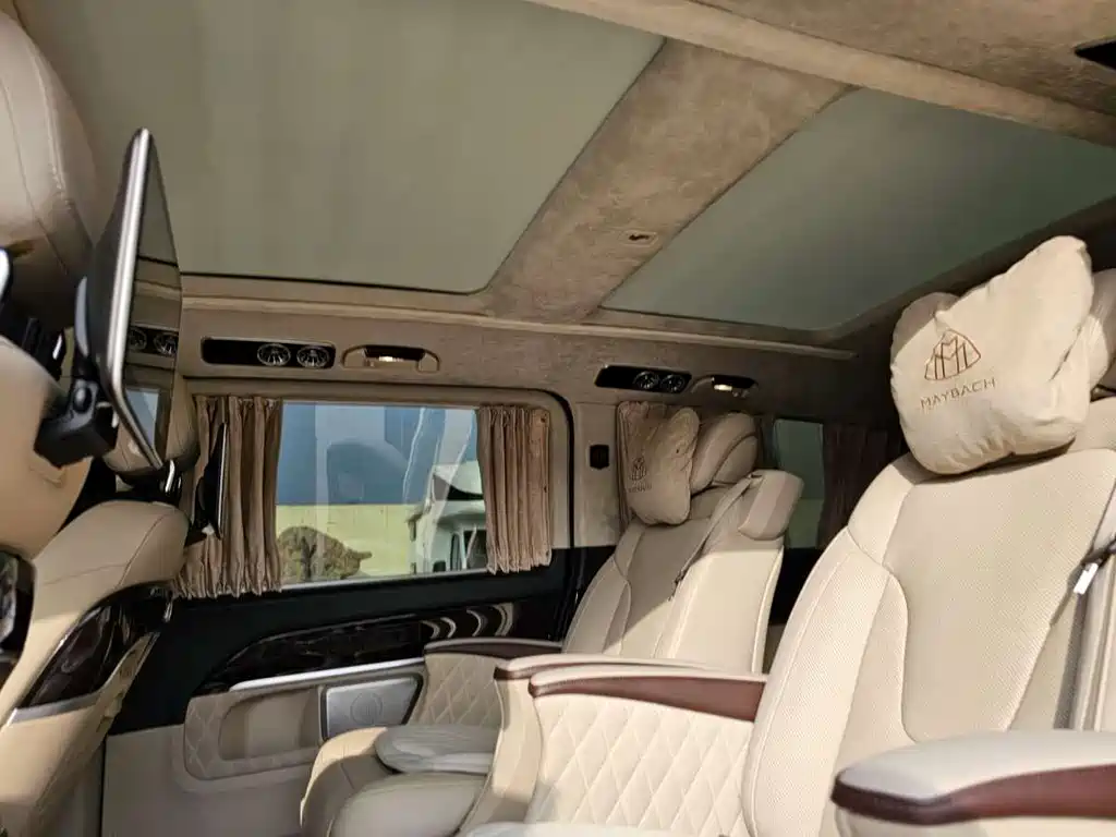 Mercedes-Benz V-Class 2019 — фото 11