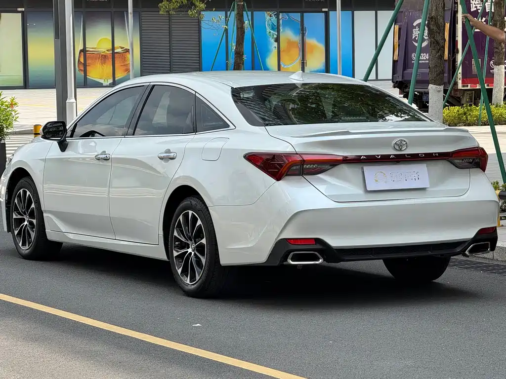 Toyota Avalon 2022 — фото 4