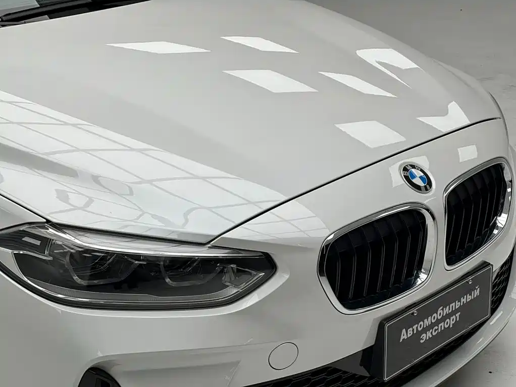 BMW 1 Series 2022 — фото 10
