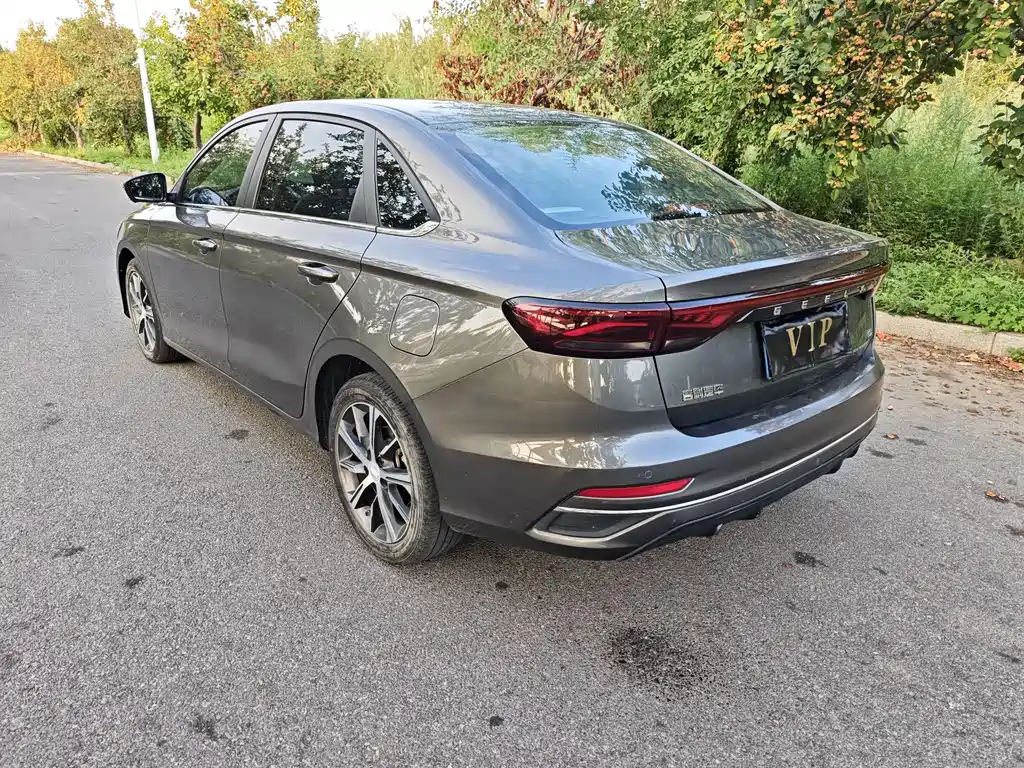 Geely Emgrand 2023