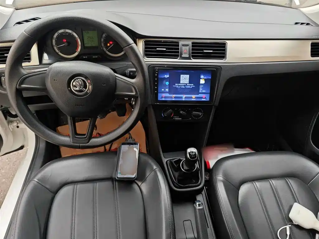 Skoda Rapid 2018 — фото 10