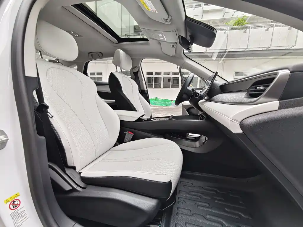 BYD Seal 05 DM-i 2025 — фото 14