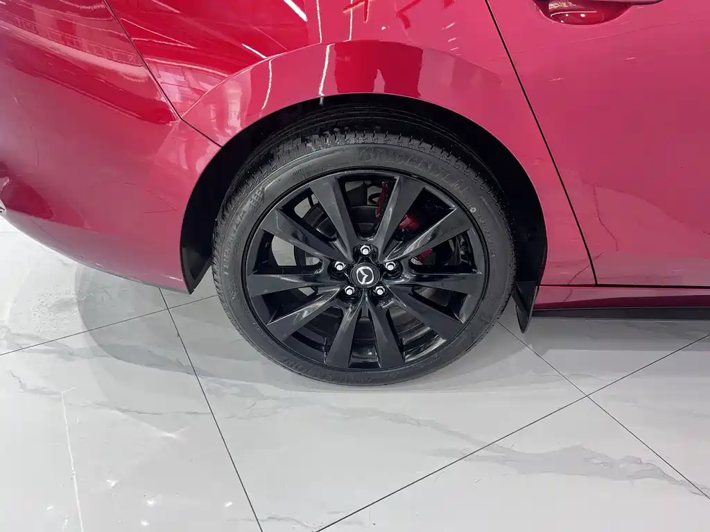 Mazda 3 Axela 2023 — фото 17