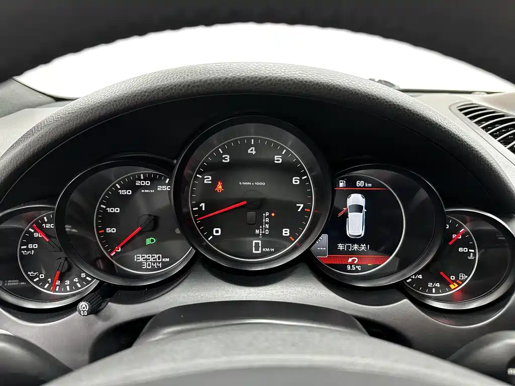 Porsche Cayenne 2013 — фото 15