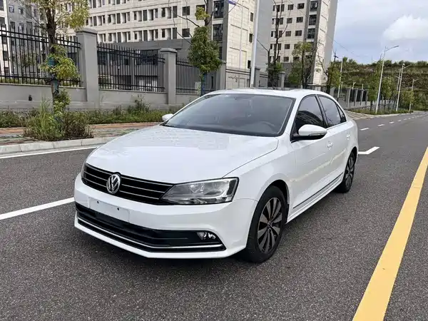 Volkswagen Sagitar 2018