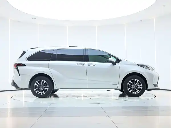 Toyota Granvia 2024