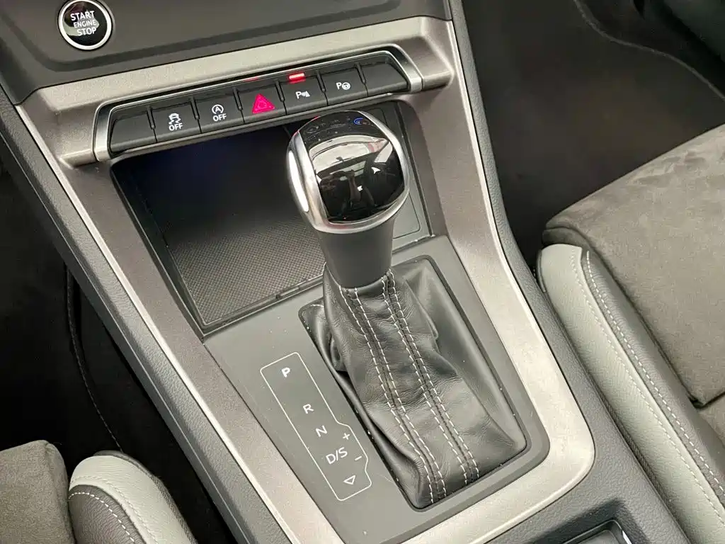 Audi Q3 2021 — фото 12