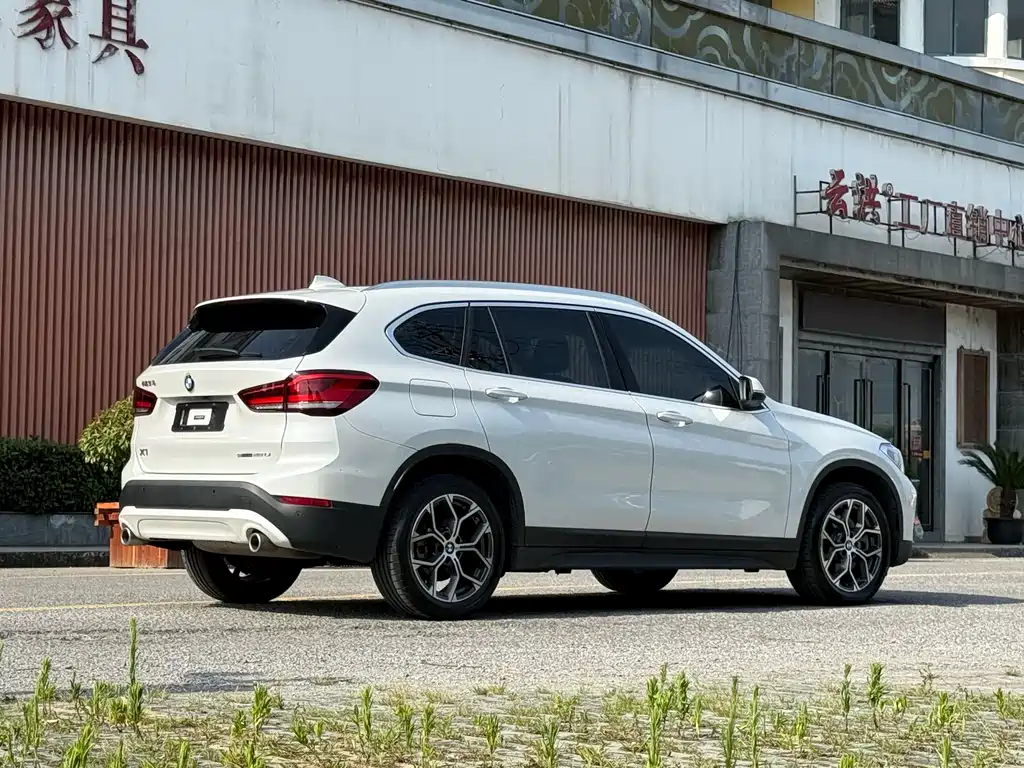 BMW X1 2021 — фото 8