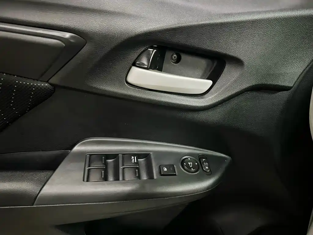 Honda Fit 2017 — фото 13