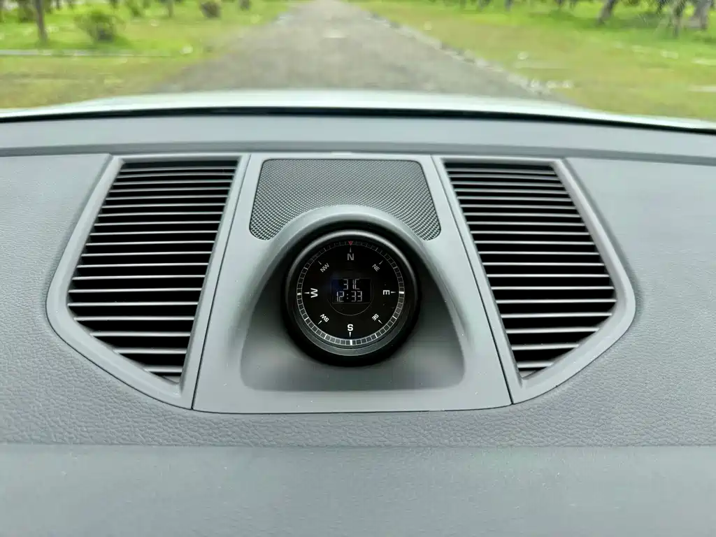 Porsche Macan 2023 — фото 10