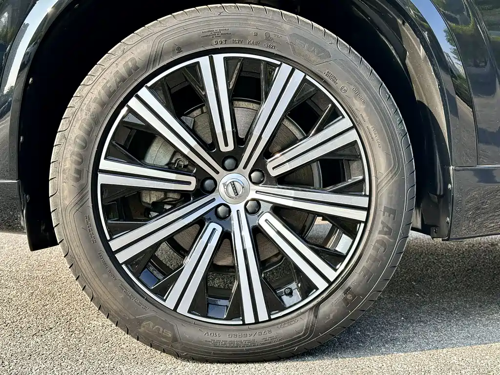Volvo XC90 2020 — фото 34