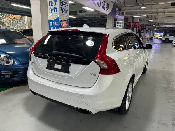 Volvo V60 2014