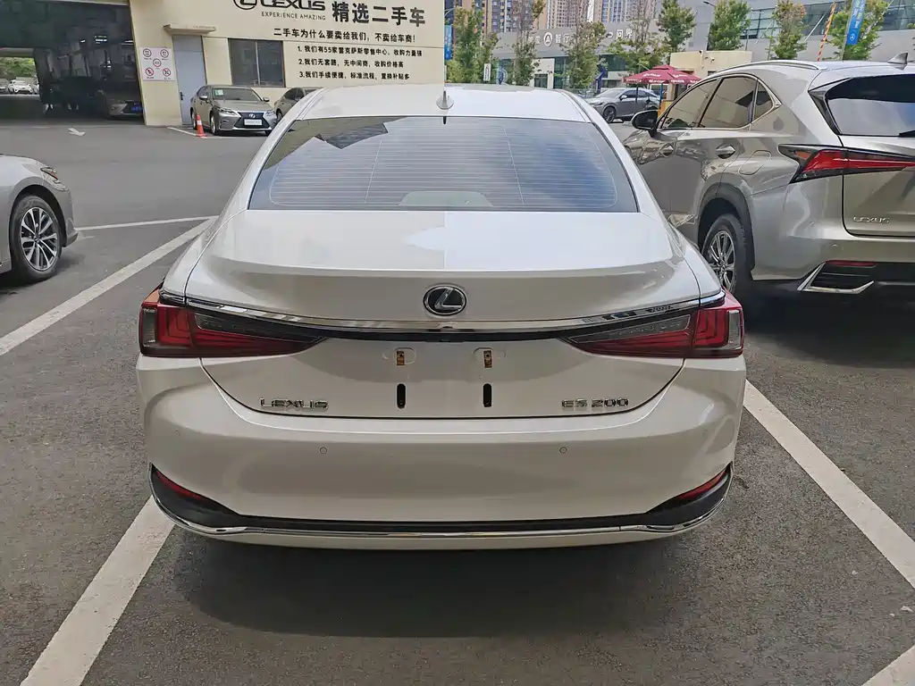Lexus ES 2024 — фото 10
