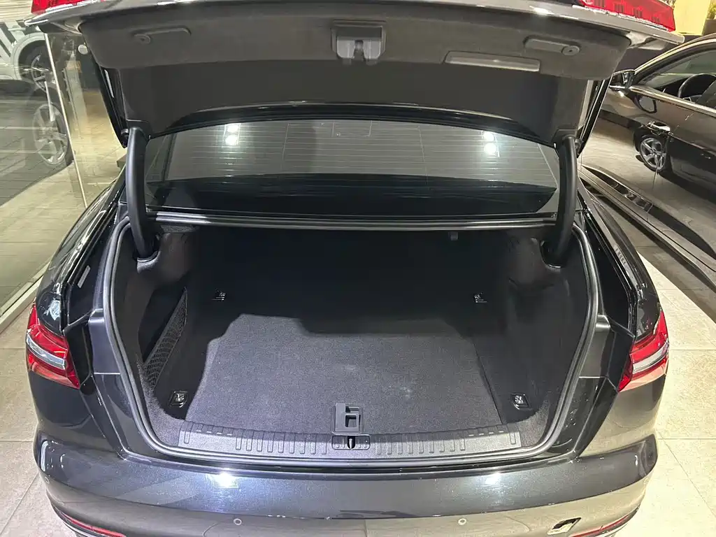 Audi A6L 2022
