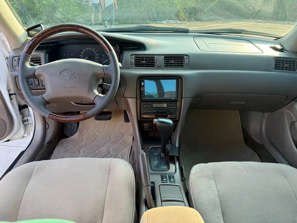 Toyota Camry 2001 — фото 10