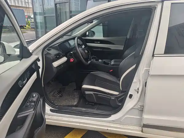 Dongfeng E70 2022