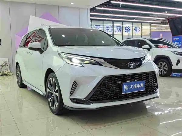 Toyota Granvia 2024