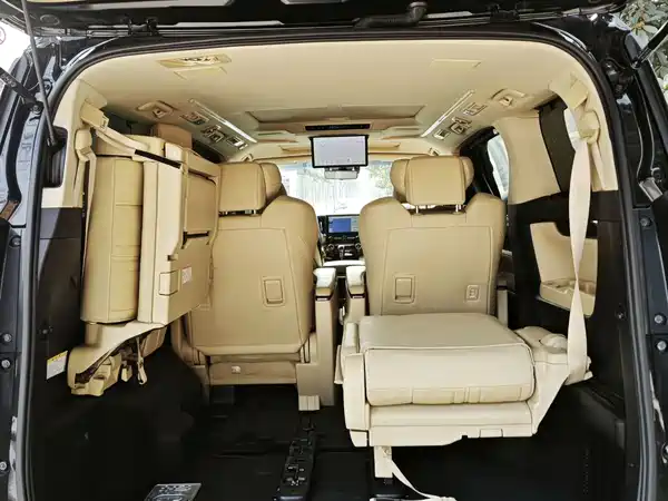 Toyota Alphard 2021