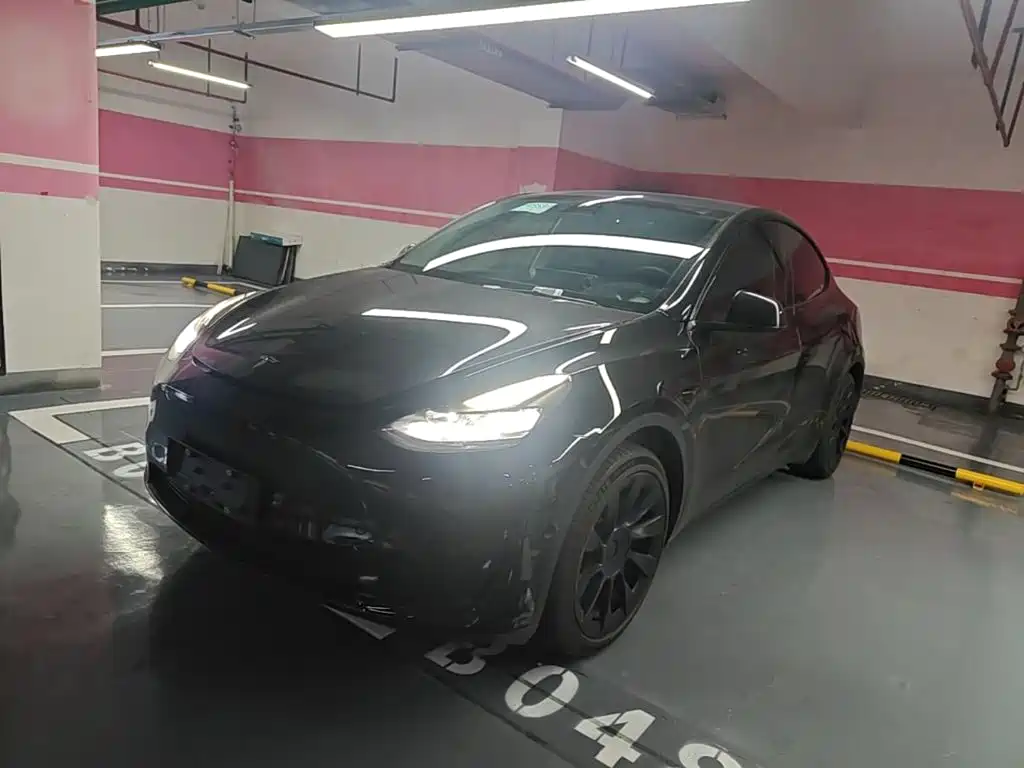 Tesla Model Y 2023 — фото 1