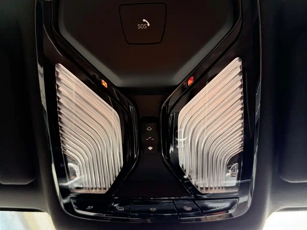 BMW 5 Series 2023 — фото 19