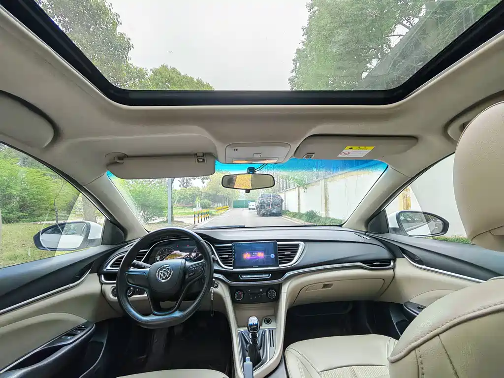 Buick Excelle 2017 — фото 12