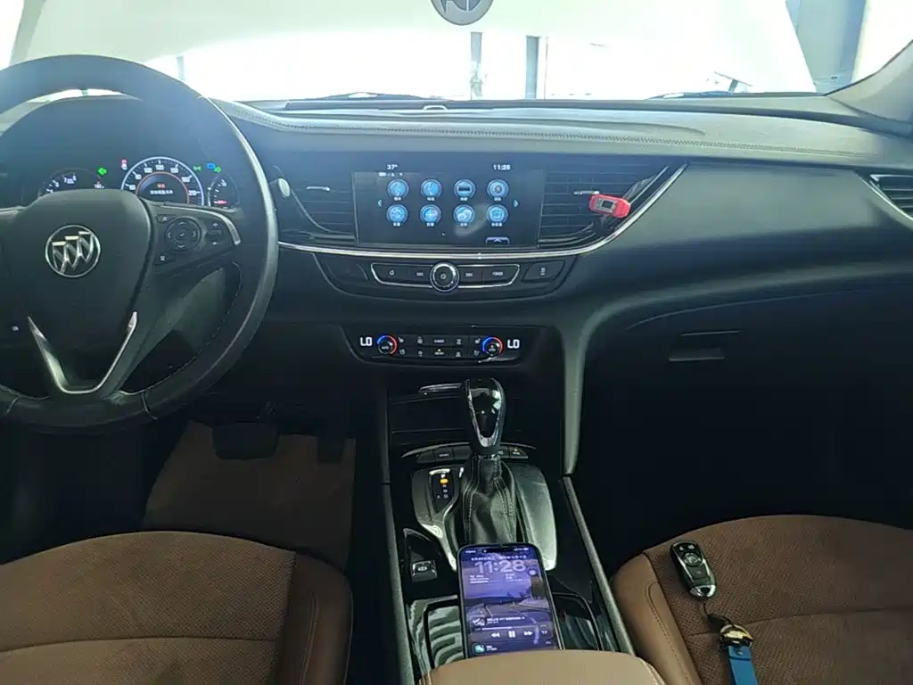 Buick Regal 2020 — фото 13