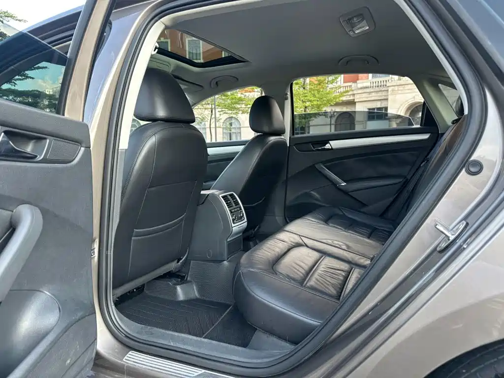 Volkswagen Passat 2015 — фото 10