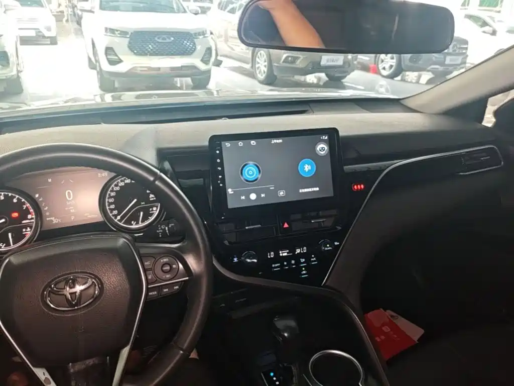 Toyota Camry 2023 — фото 10