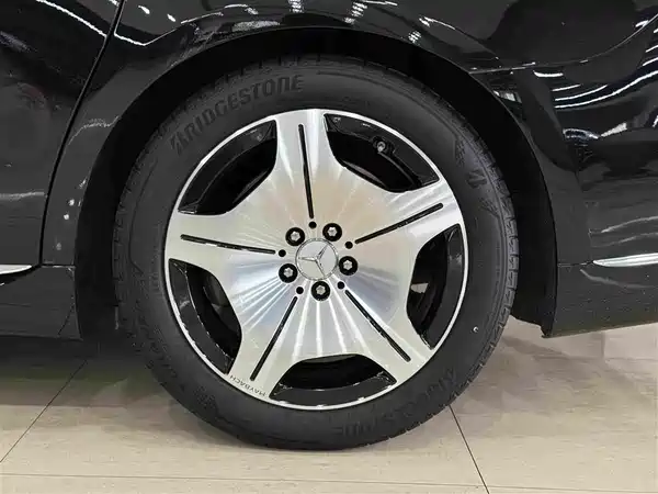 Mercedes-Benz Maybach S-Class 2024