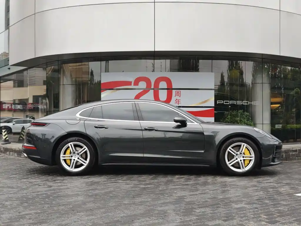 Porsche Panamera 2025 — фото 16