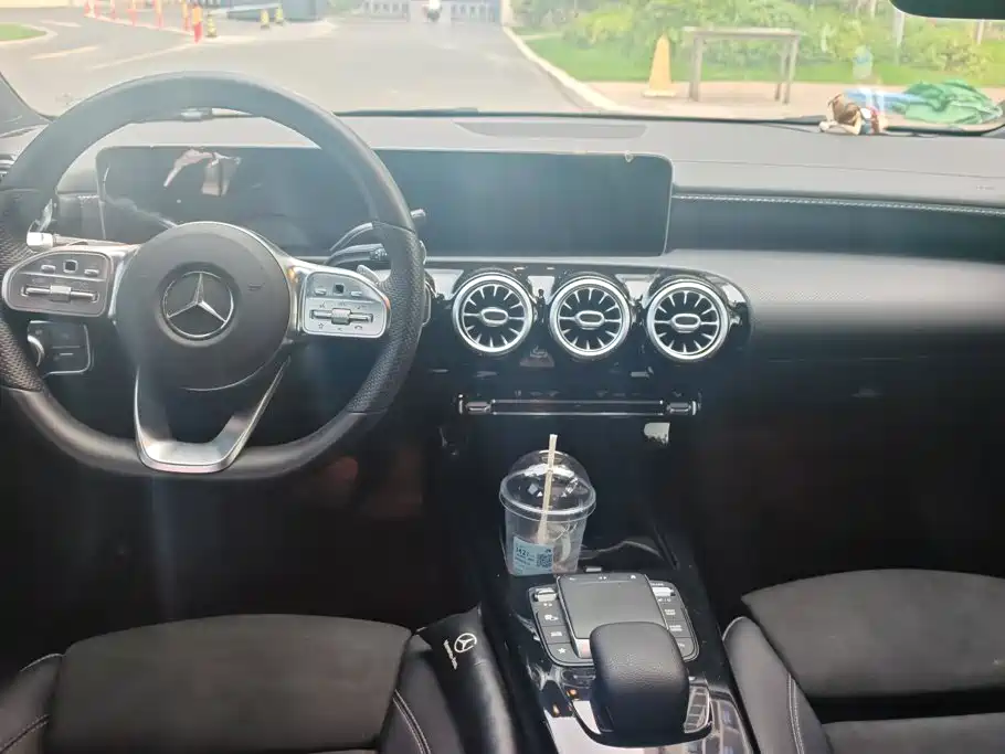 Mercedes-Benz A-Class 2020 — фото 12