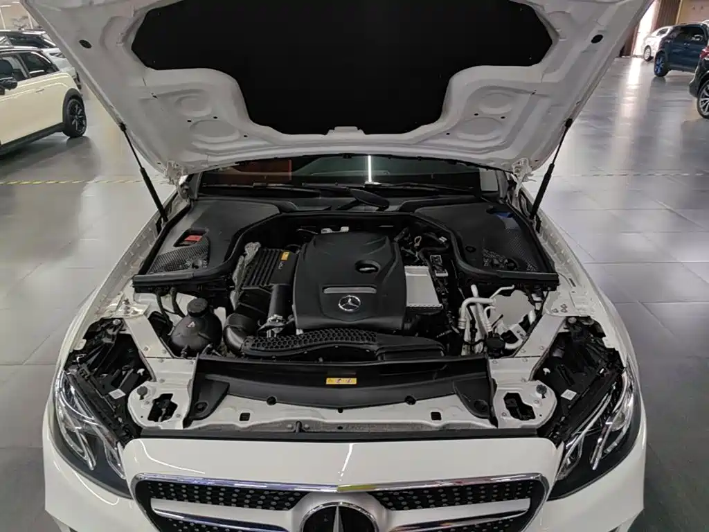 Mercedes-Benz E-Class 2019 — фото 20