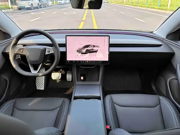 Tesla Model 3 2025