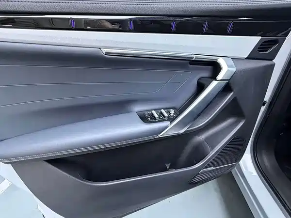 Geely Boyue L 2024