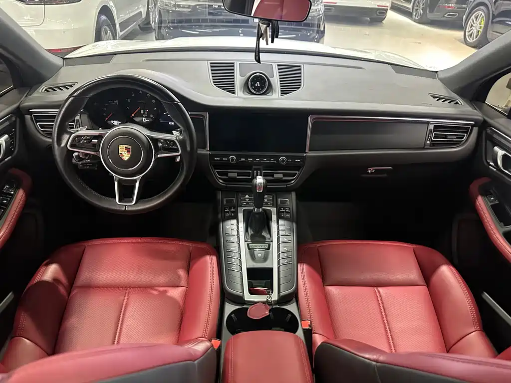 Porsche Macan 2021 — фото 9