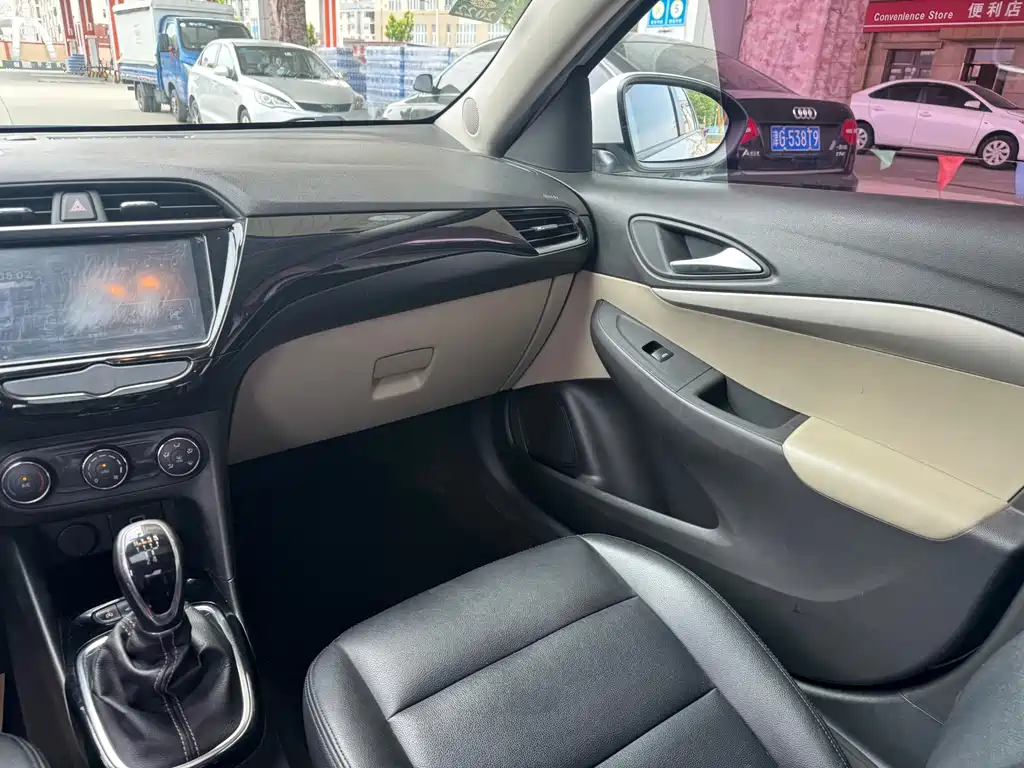 Buick Excelle 2018 — фото 12