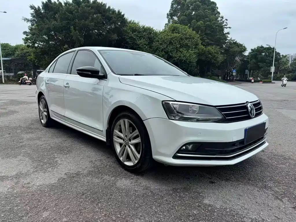 Volkswagen Sagitar 2017