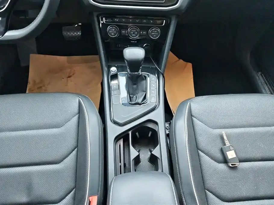 Volkswagen Tiguan L 2017 — фото 14