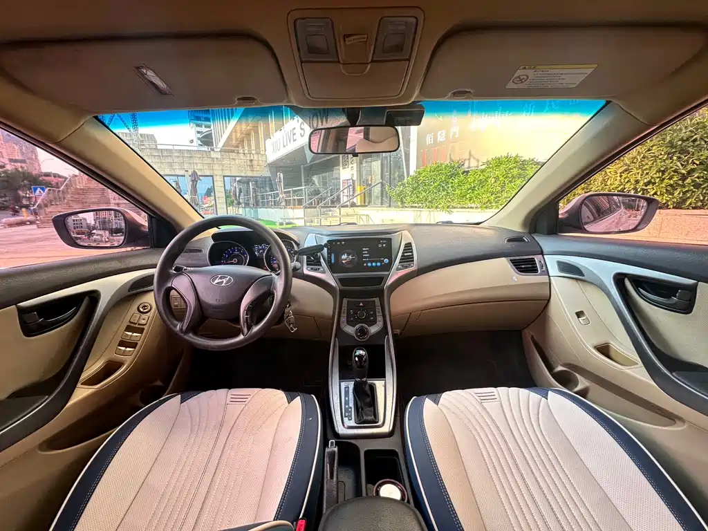 Hyundai Elantra 2014