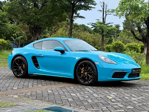 Porsche 718 2016